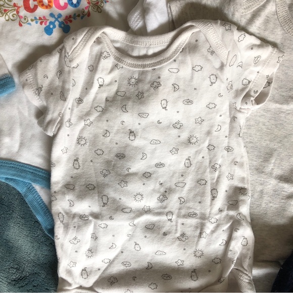 3mo neutral bundle - Picture 3 of 5